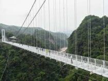 Самый длинный стеклянный мост в мире открыли во Вьетнаме