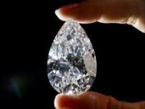 Крупнейший в мире белый бриллиант продадут на аукционе в Швейцарии