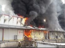 В жилмассиве «Колмо» в Бишкеке  загорелся  склад