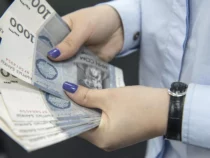 Средняя зарплата кыргызстанцев достигла 22 тысяч сомов