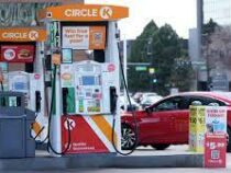 Цены на бензин в США выросли почти до двух долларов за литр