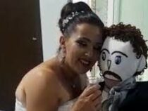 Бразильянка вышла замуж за тряпичную куклу