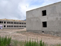 В Чолпон-Ате строится президентская школа для одаренных детей