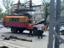 В Бишкеке произошел обрыв троллейбусной линии