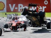 Гонку на Гран-при Великобритании «Формулы-1» прервали из-за аварии
