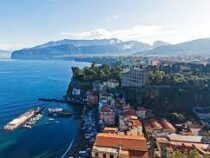 На популярном итальянском курорте будут штрафовать за голый торс