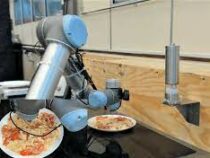 Робот-повар готовит блюдо из спагетти за 45 секунд