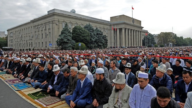 Нижегородские мусульмане празднуют Ураза-Байрам | Медиапроект «Столица Нижний»