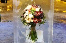 Ледяной букет: в Токио для охлаждения помещения замораживают живые цветы