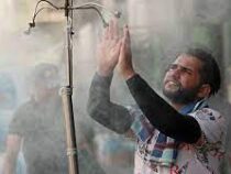 На улицах Багдада воду на прохожих распыляют бытовые вентиляторы