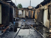 В Бишкеке произошел крупный пожар, сгорели квартиры и два дома