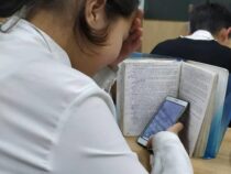 В школах Кыргызстана вводят ограничения на использование мобильных телефонов