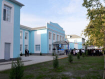 В Бишкеке после капитальной реконструкции открыли школу  №76