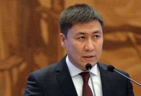 Министр образования Алмазбек Бейшеналиев задержан   по подозрению в получении взятки