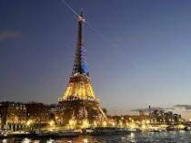Время подсветки Эйфелевой башни сократили во Франции