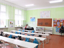 В Баткенской области учебный процесс приостановлен в 195 учебных заведениях