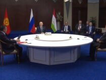 В Астане началась трехсторонняя встреча президентов КР, РФ и РТ