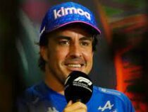 Гонщик «Формулы-1» Фернандо Алонсо стал рекордсменом по числу стартов