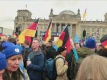 Тысячи берлинцев вышли на митинг, требуя остановить рост цен