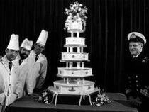 Кусок торта со свадьбы принцессы Дианы выставили на продажу