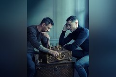 Фото Месси и Роналду за шахматной доской смонтировали