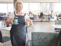 Работодателей в Австралии призывают нанимать пожилых