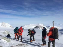 Кыргызстанец покорил высочайшую гору в Антарктиде