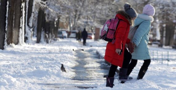 В Кыргызстане школьные каникулы продлятся до 9 января