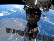 NASA просит SpaceX спасти астронавтов на МКС