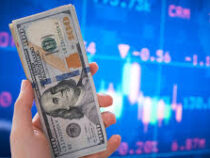 Эксперт объяснил, почему доллар сохраняет устойчивую позицию в мире
