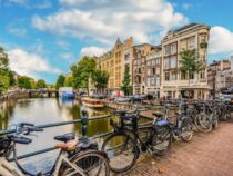 В Амстердаме построили подводный гараж для велосипедов