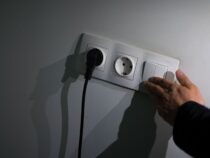 Законопроект об отключении электричества в незастрахованных домах снят