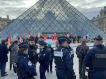 Протестующие во Франции захватили Лувр