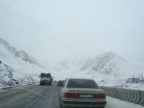 На дороге Ош – Сары-Таш – Иркештам не утихает снежная пурга