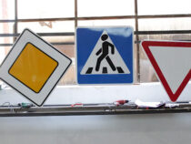 Минтранс будет самостоятельно изготавливать дорожные знаки
