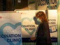 США больше не будут спрашивать у туристов справку о вакцинации от COVID