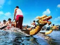 Ежегодные гонки на лодках-драконах стартовали в КНР