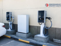 В Бишкеке установили первые две зарядные станции для электромобилей