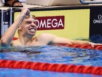 Французский пловец побил мировой рекорд Фелпса на дистанции 400 м