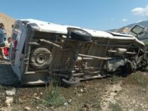 На автодороге Бишкек — Нарын — Торугарт в ДТП пострадали 9 человек