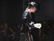 Шляпу Майкла Джексона продали на аукционе