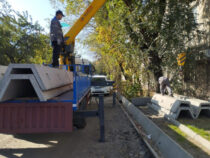 В Бишкеке продолжаются работы по установке ирригационных сетей