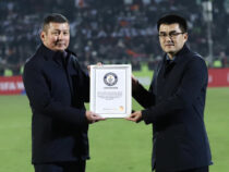 Кыргызский рефери Нурдин Букуев получил сертификат книги рекордов Гиннеса
