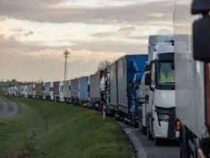 Тысячи фур застряли на границе между Украиной и Польшей