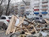 Из-за мощного урагана в городах Сибири введен режим ЧС