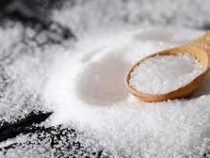 Кыргызстанцев будут приучать есть меньше соли