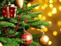 Одну из первых в мире рождественских елок продали на аукционе