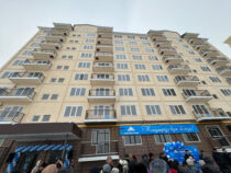 В Бишкеке вручили ключи от квартир госипотечникам