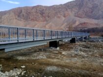 В Баткенском районе завершается строительство нового моста