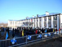 В Кара-Суйском районе открыли новую школу на 225 мест